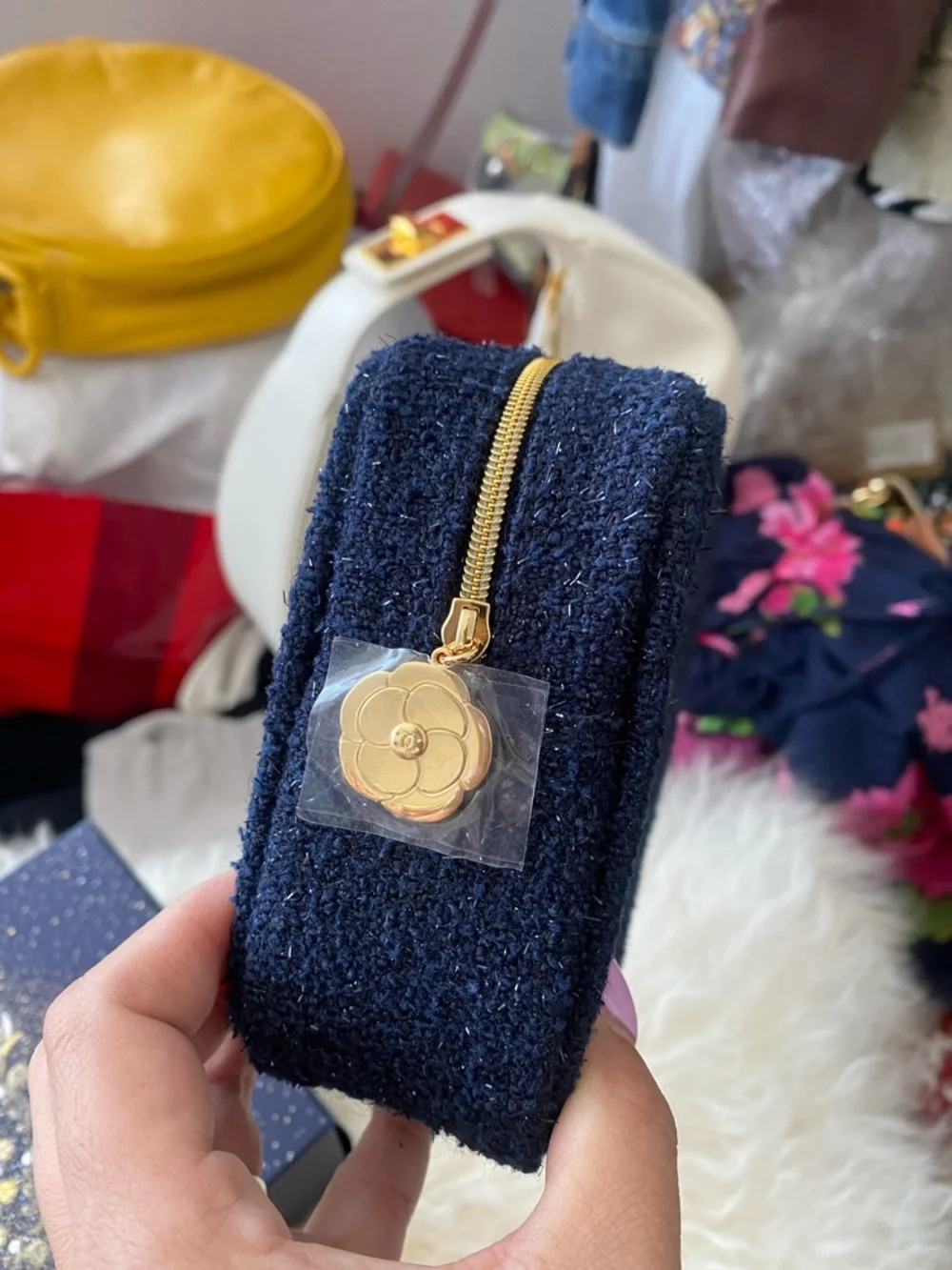 CHANEL Beauty Navy Tweed Zip Pouch with Gold Logo NIB ✨💙 - Picture 6 of 10